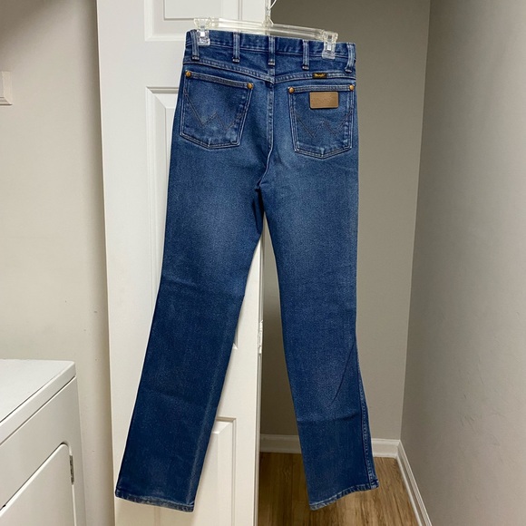 Wrangler Straight Leg Jeans Medium Wash Blue - Picture 5 of 10